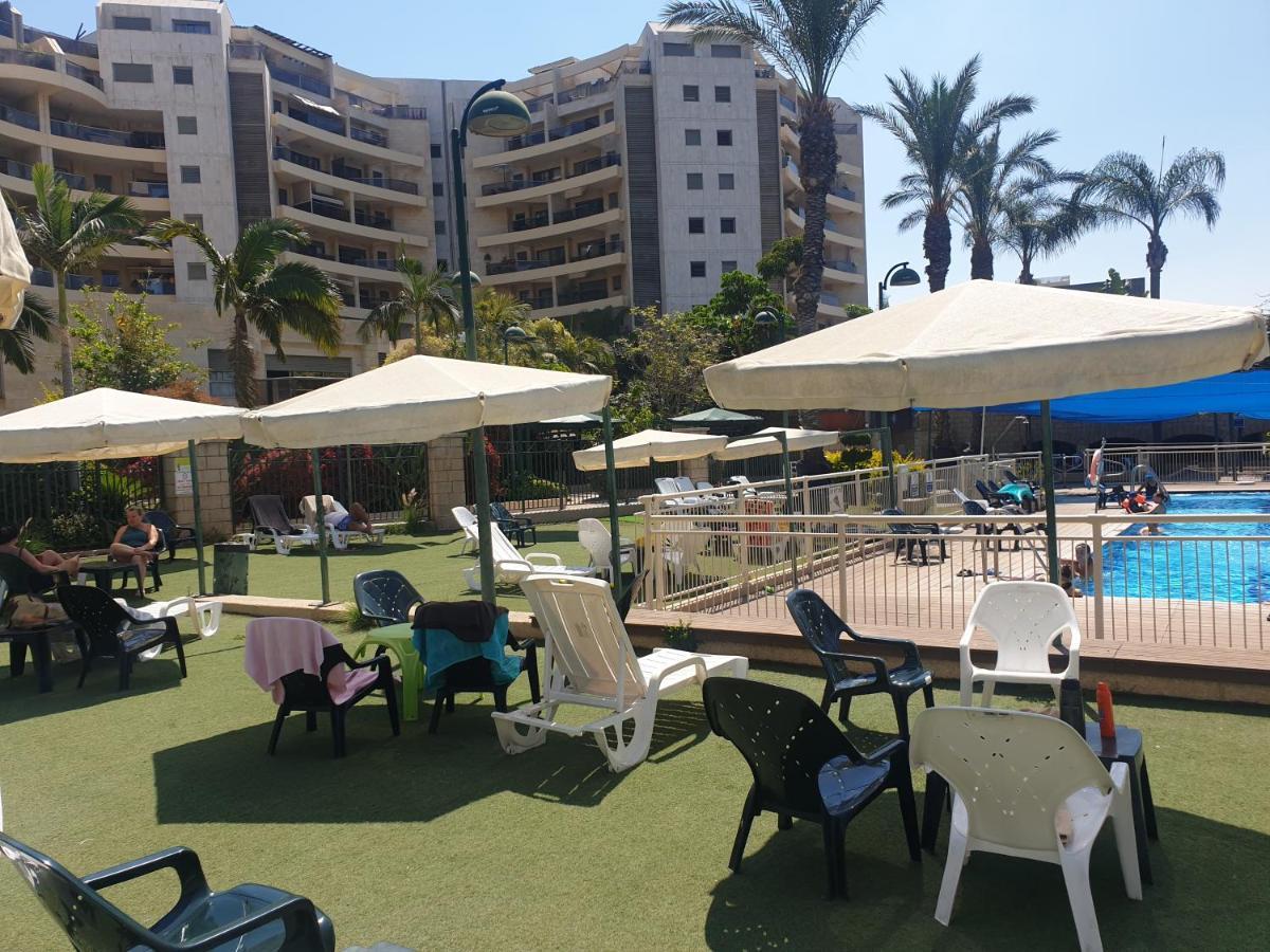 Amazing Apartment In Raanana Up To 5 Guests - & Swimming Pool - Jacuzzi & Gym Exterior photo