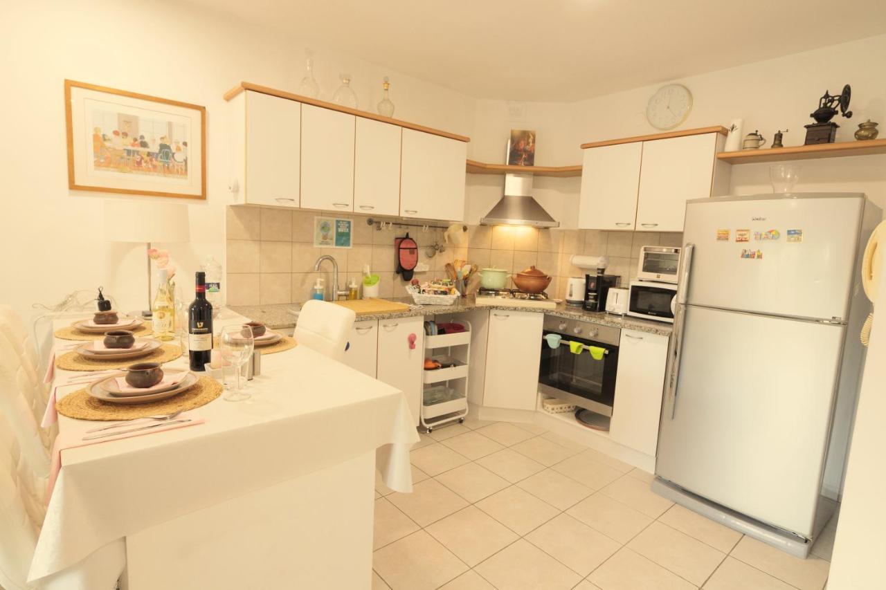 Amazing Apartment In Raanana Up To 5 Guests - & Swimming Pool - Jacuzzi & Gym Exterior photo