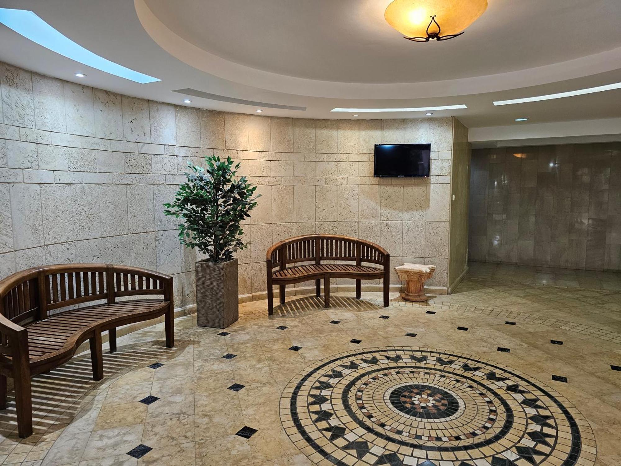 Amazing Apartment In Raanana Up To 5 Guests - & Swimming Pool - Jacuzzi & Gym Exterior photo